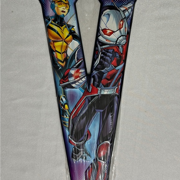 New Marvel Metal Letter V with Avengers Design NIP NOS Factory Sealed - Picture 7 of 10